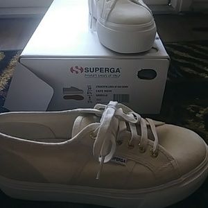 superga noir